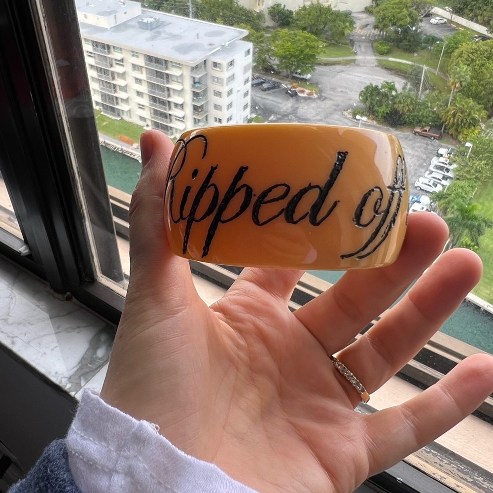 Jessica kagan“ripped off by Chanel” bracelet
